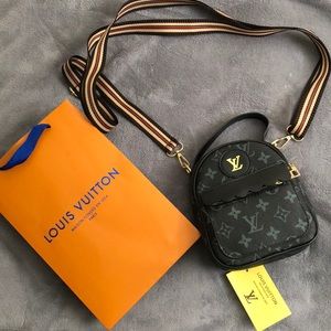 Women’s fashionable mini handbag